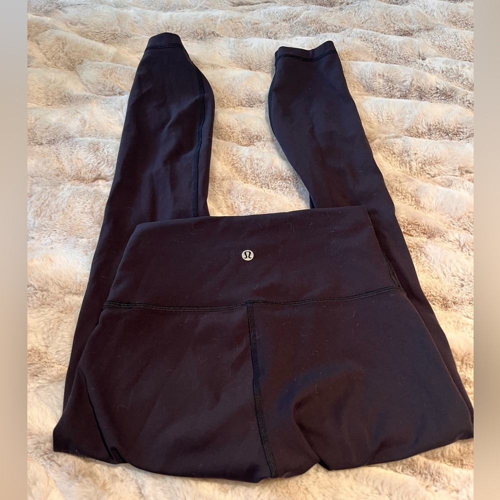 black size 4 lululemon leggings - Picture 2 of 2